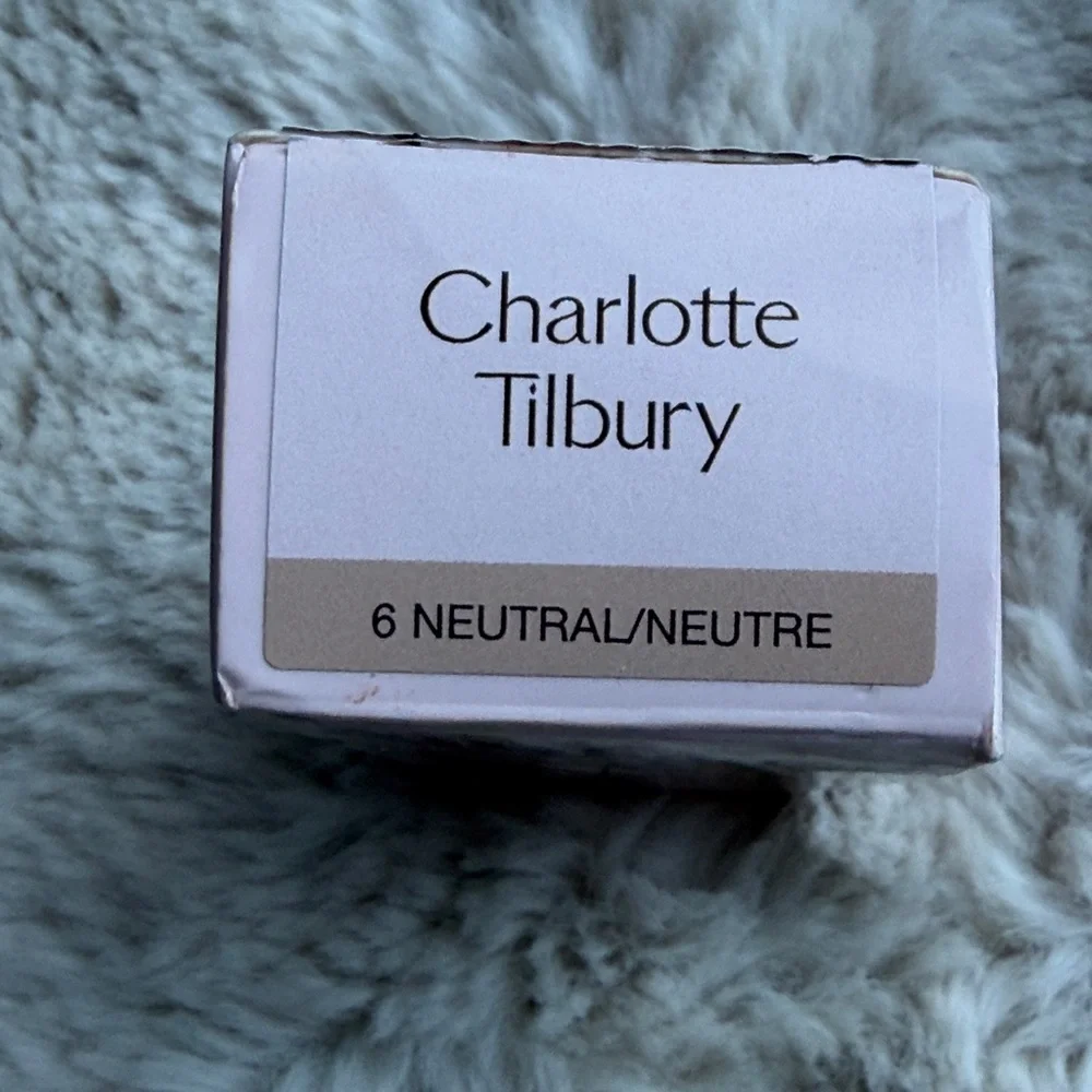 Charlotte Tilbury Airbrush Flawless Foundation – Shade 6 Neutral